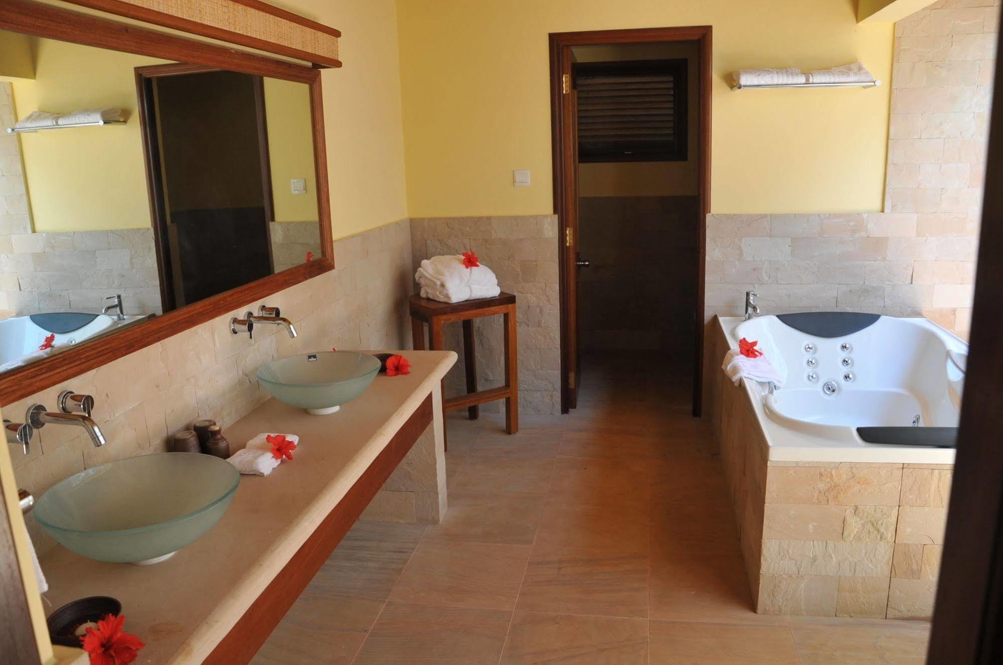 Cerf Island 4*