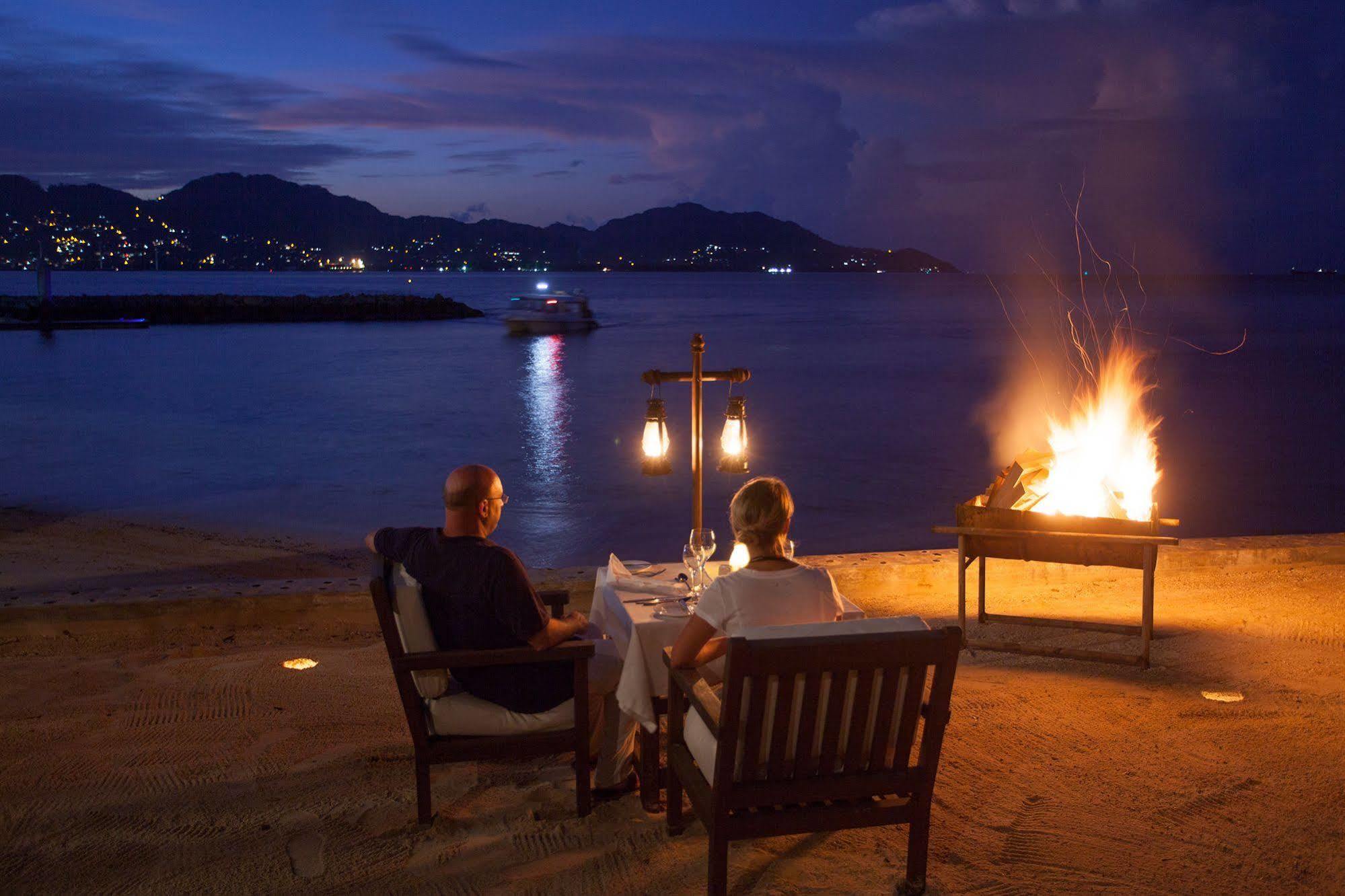 Cerf Island 4* Round Island